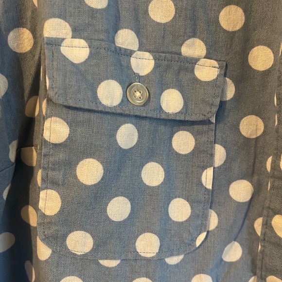 Beautiful button down loft shirt in excellent condition - Picture 2 of 3